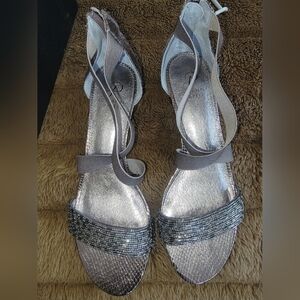 Adrianna Papell Teagan strappy heel sz 10